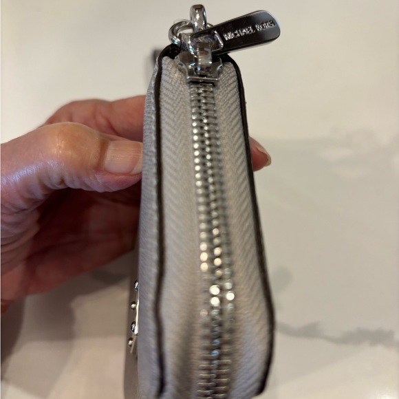 Michael Kors Silver Wristlet Wallet NWOT - Picture 6 of 7
